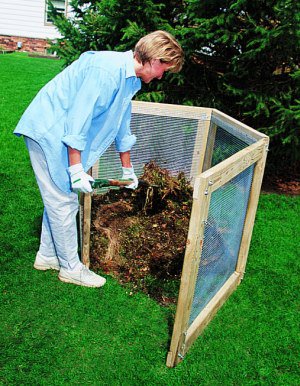 DIY Outdoor Compost Bin - How to Build a Compost Bin for Your Home